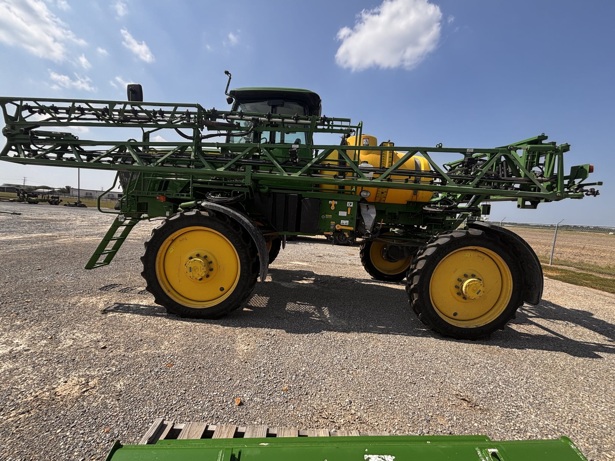 2022 John Deere R4023 Image