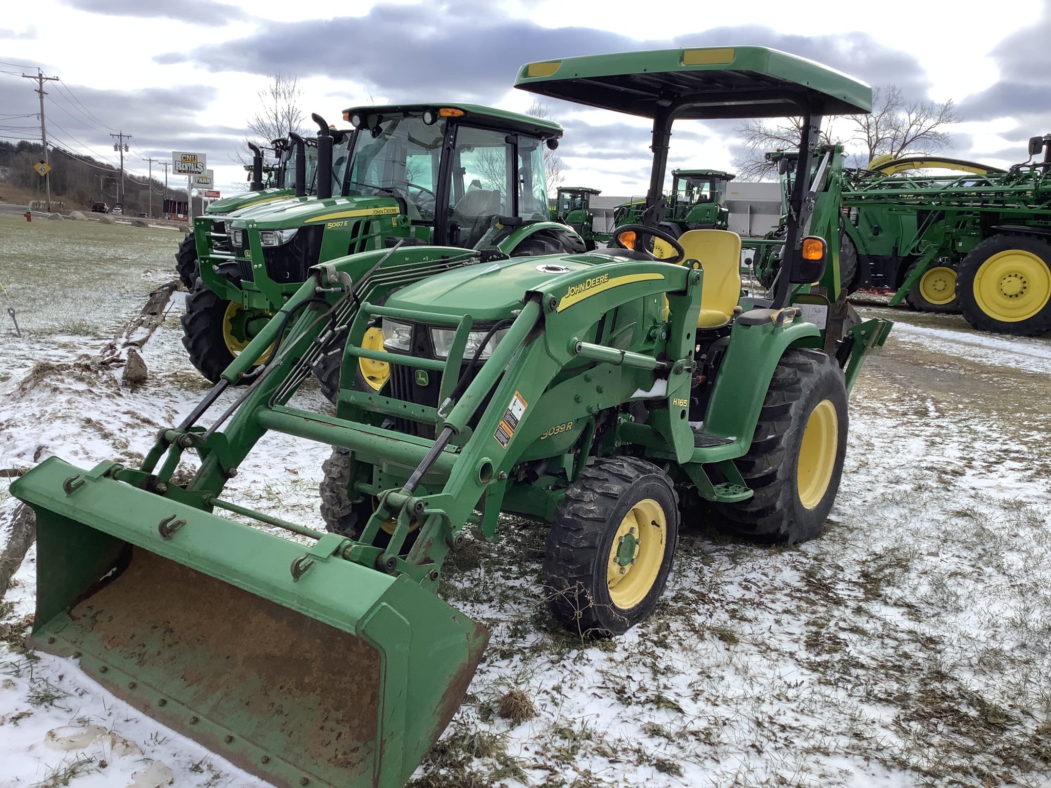2014 John Deere 3039R Image