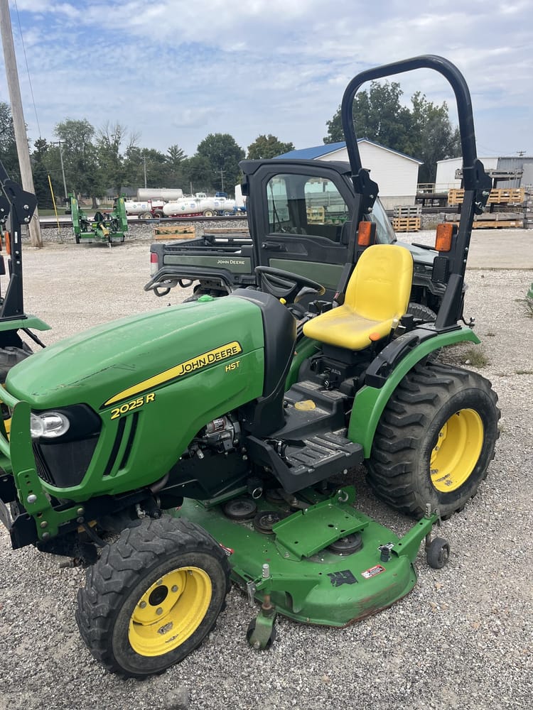 2014 John Deere 2025R Image