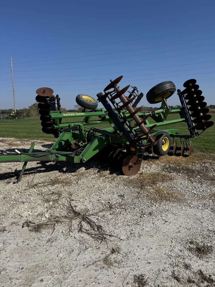 1989 John Deere 630 Image