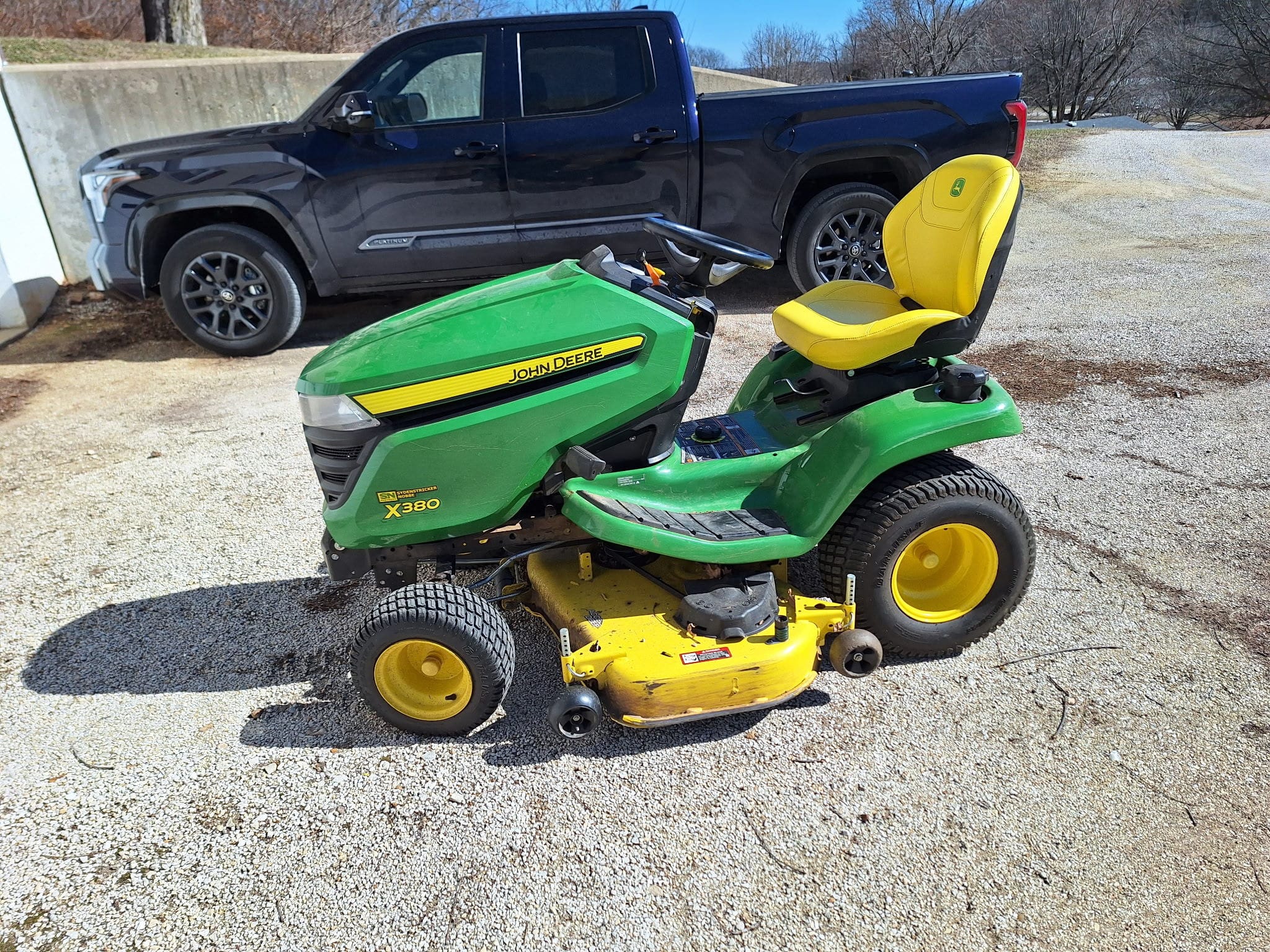 2022 John Deere X380 Image