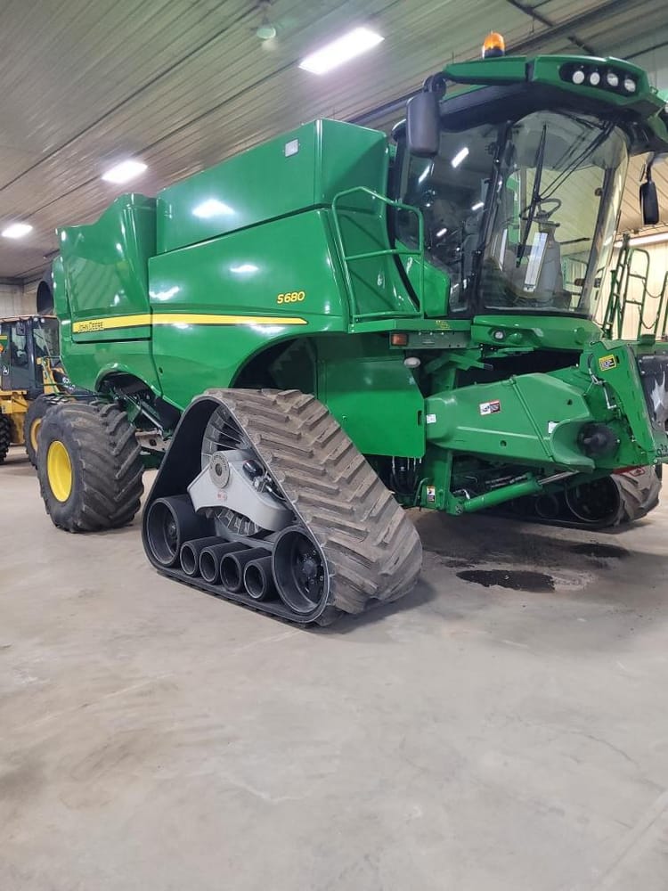 2017 John Deere S680 Image