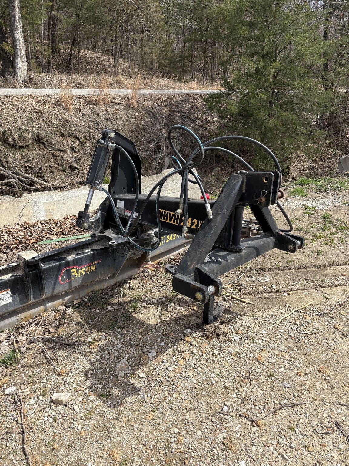 2013 Bison NHVH-242-XHD Image
