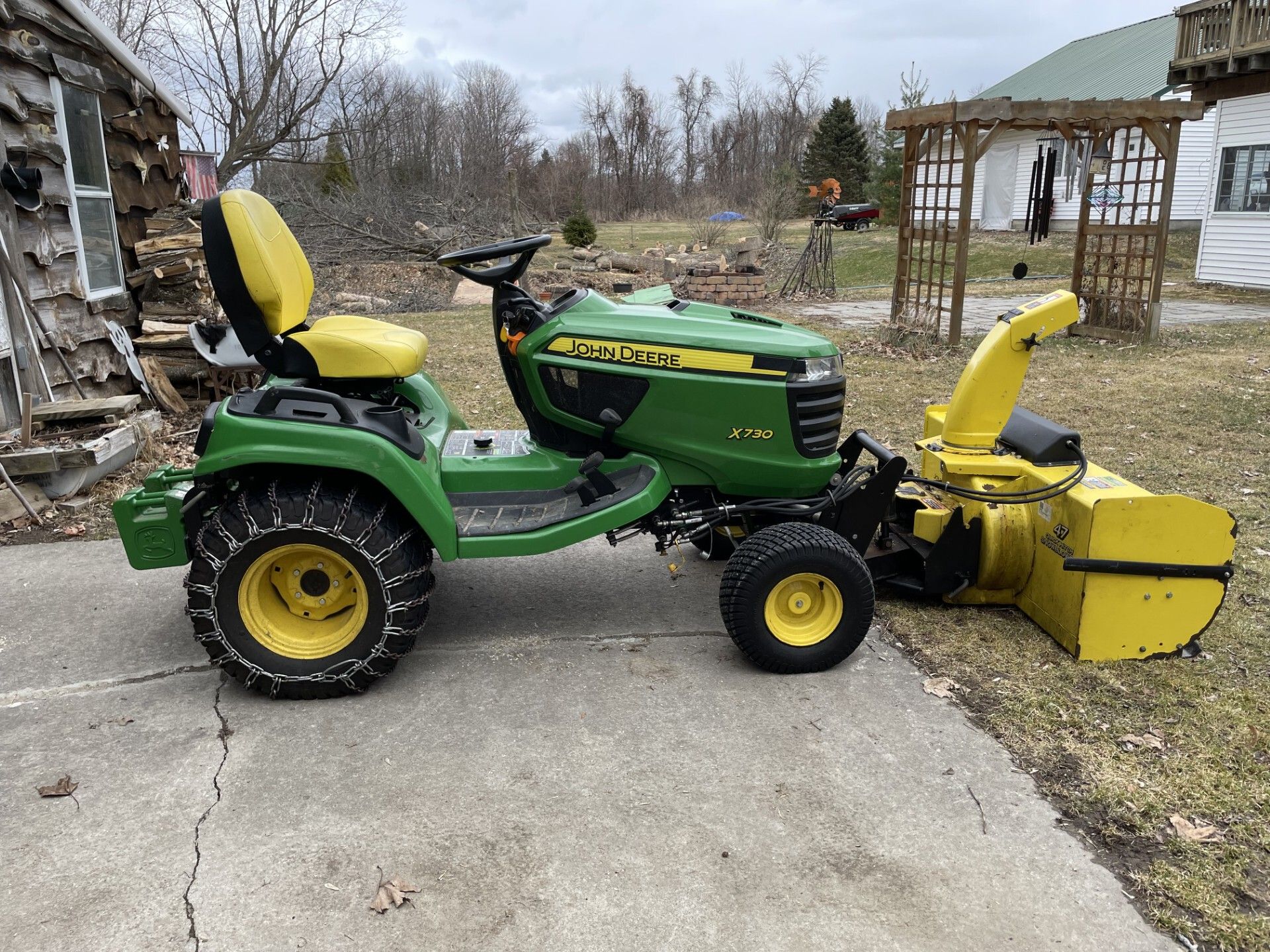 2015 John Deere X730 Image