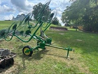 2005 John Deere 702 Image