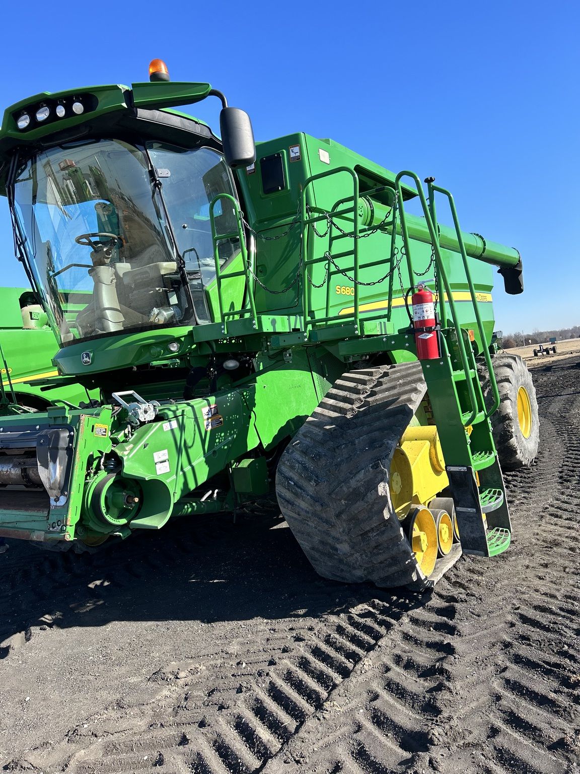 2016 John Deere S680 Image