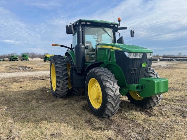 2014 John Deere 7270R Image