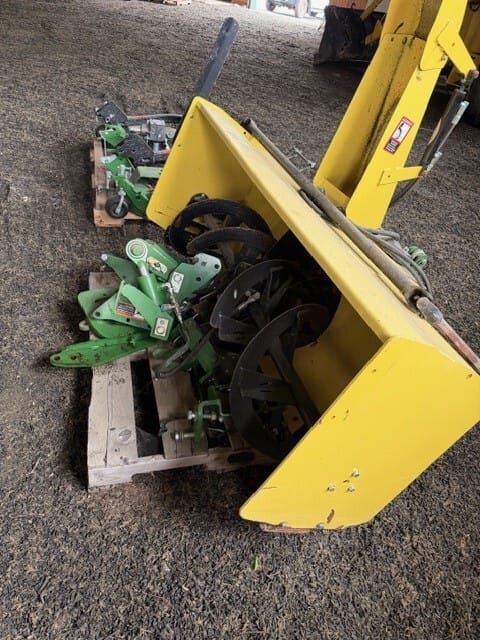 2014 John Deere 59″ SNOW BLOWER Image