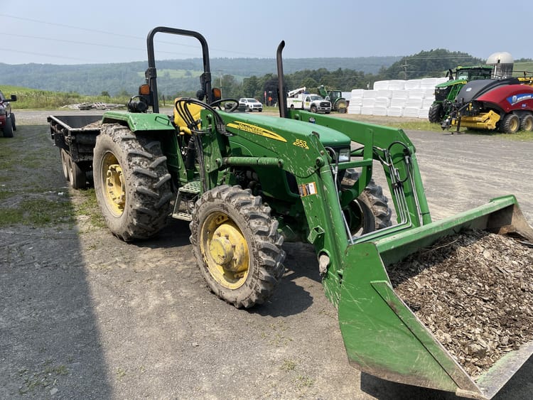 2013 John Deere 5075E Image