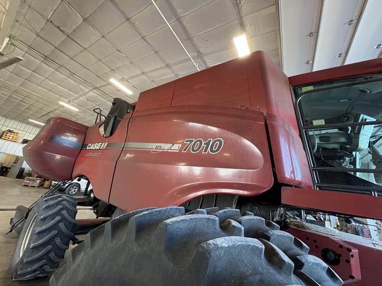 2008 Case IH 7010 Image