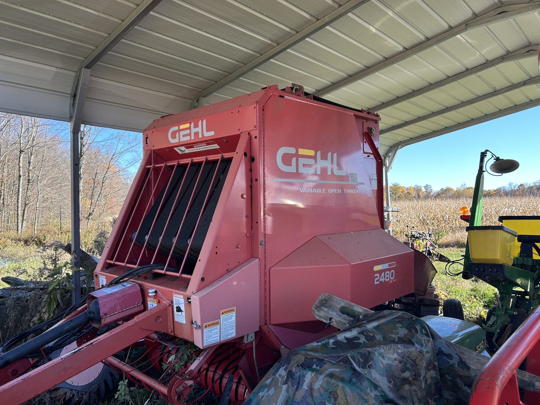 2004 Gehl 2480 Image