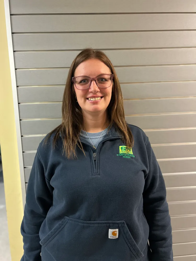 Melissa Dwelly – Caz Melissa Dwelly