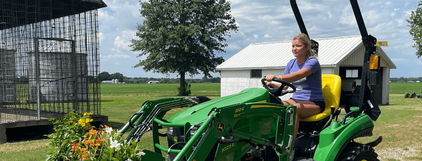 Your Land. Your 1E or 2R Tractor. Your Land. Your 1E or 2R Tractor.